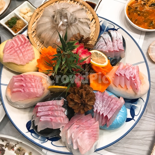 food,meal,식사,dish,요리,회,rawfish