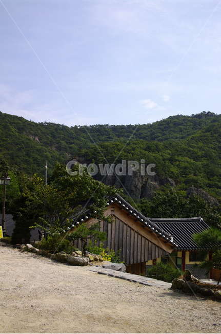 도솔암,암자,산,절,기와지붕,한국전통,한국문화,korean traditional,korean culture,건축물,건물외관,exterior,building,structure,architecture,construction