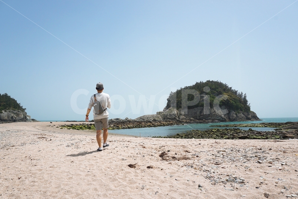 여행,travel,여행사진,국내여행,혼자여행,사진,여수,여수여행,배경사진,배경,이쁜사진,색감,색감좋은사진,여행자,여행가,스냅,스냅사진,스냅샷,뒷모습,뒷모습샷,뒷모습사진,삼각대,삼각대사진,사도,바다,자연,양면해수욕장,해수욕장,백사장,섬여행,섬,자연,풍경,nature,landscape,여행,휴가,traveling,vacation,trip,사람,인물,인간,human,person,남성,남자,man,male,shorts,반바지,outdoors,옥외,land,땅,ocean,대양,water,물,sea,shoreline,해안선
