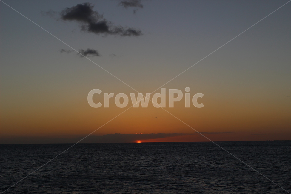 배,석양,바다,해안선,구름,하늘,자연,shoreline,water,sea,sunset,cloud,sky,nature,redsky,dawn,dusk,황혼,일몰,자연,풍경,nature,landscape,outdoors,옥외,새벽,red sky,붉은 하늘