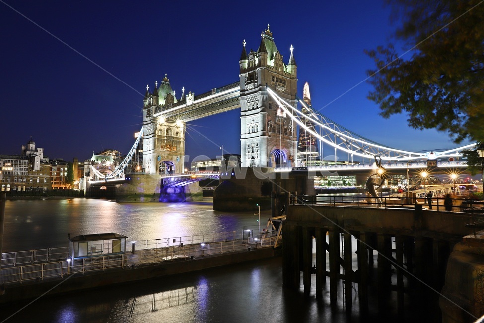 타워브릿지,템즈강,런던,영국,towerbridge,야경,밤,풍경,nightscape,night,landscape,도시,city,랜드마크,landmark,tourist attraction,해외,외국,세계,foreign,oversea,world,세계도시풍경,해외도시풍경,외국도시풍경,world cityscape,세계랜드마크,해외랜드마크,외국랜드마크,world landmark,world tourist attraction,building,건물,bridge,다리