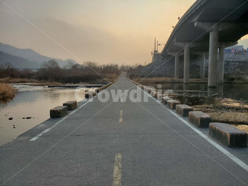 도로,road,아스팔트,청평댐,다리,강가