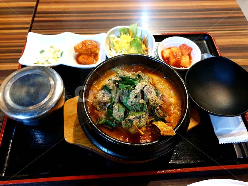 food,음식,dish,요리,meal,식사,감자탕,감자,한국음식,점심,lunch,bowl,사발,정식,감자탕정식