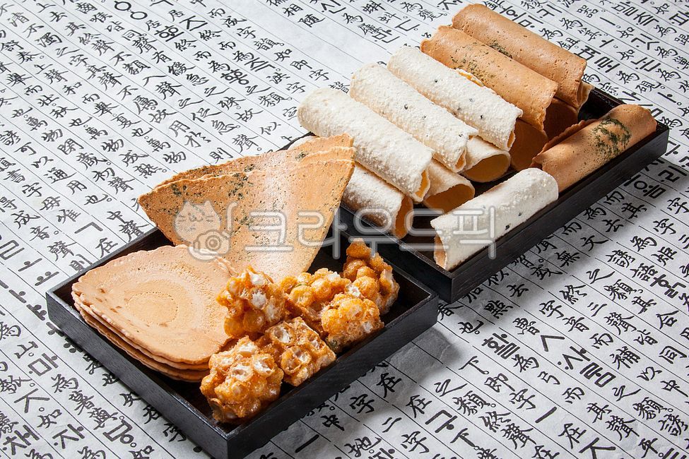 전병,전통과자,전통,별미,먹거리,과자,한국과자,옛날과자,민속음식,민속과자,다과,간식,음식,food,오란다,생과자,생강과자,김,김과자,한국음식,한국먹거리,시장,막과자,시장먹거리,시장음식,전통시장,김가루,디져트,한식,김말이전병,김말이,생강맛전병,부채전병,부채형전병,땅콩,땅콩전병,맛도라,종합전병,종합전병과자,영양식,영양간식,전통음식,접시,나무트레이,원목트레이,트레이,한지,한국전통과자,한국전통음식,강정,한국전통,한국문화,korean traditional,korean culture,음식,식재료,요리,food,cook,meal,dishes,food reserves,디저트,간식,후식,dessert,snack