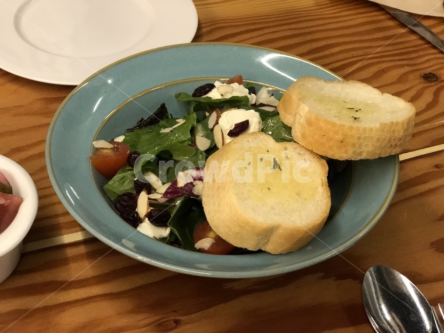 salad,Yum Yum,garlic bread,Ricotta Cheese Salad,food