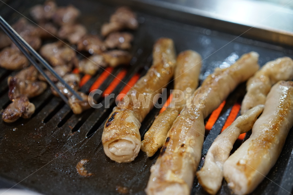 막창,염통,고기,육류,불판,고깃집,돼지막창,막창집,내장,한국음식,음식,식재료,요리,food,cook,meal,dishes,food reserves,육류,고기,meat,한식,한국음식,한국요리,korean food,korean dishes,korean meal,korean cook