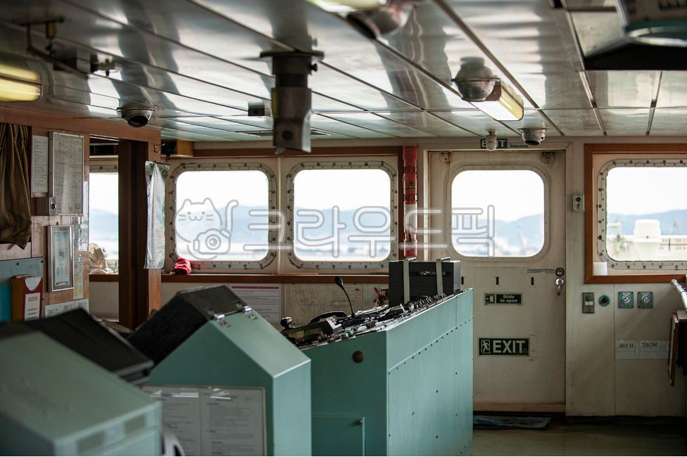 실내,배,선박,선박내부,조타실,기계