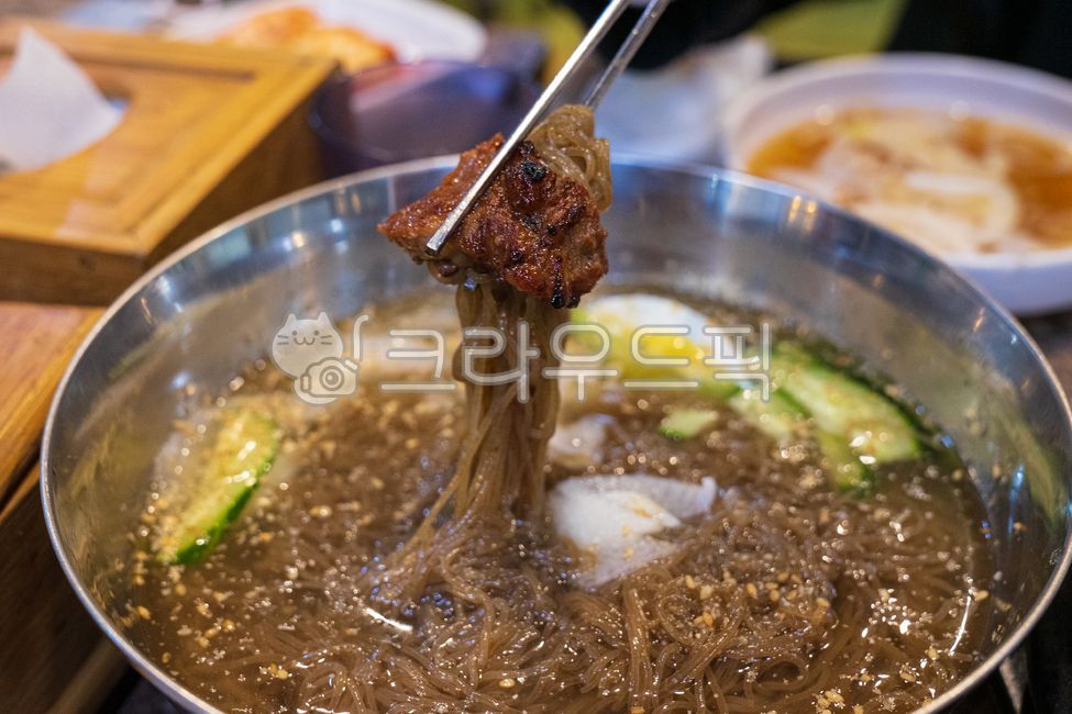 냉면,물냉면,갈비,돼지갈비,음식
