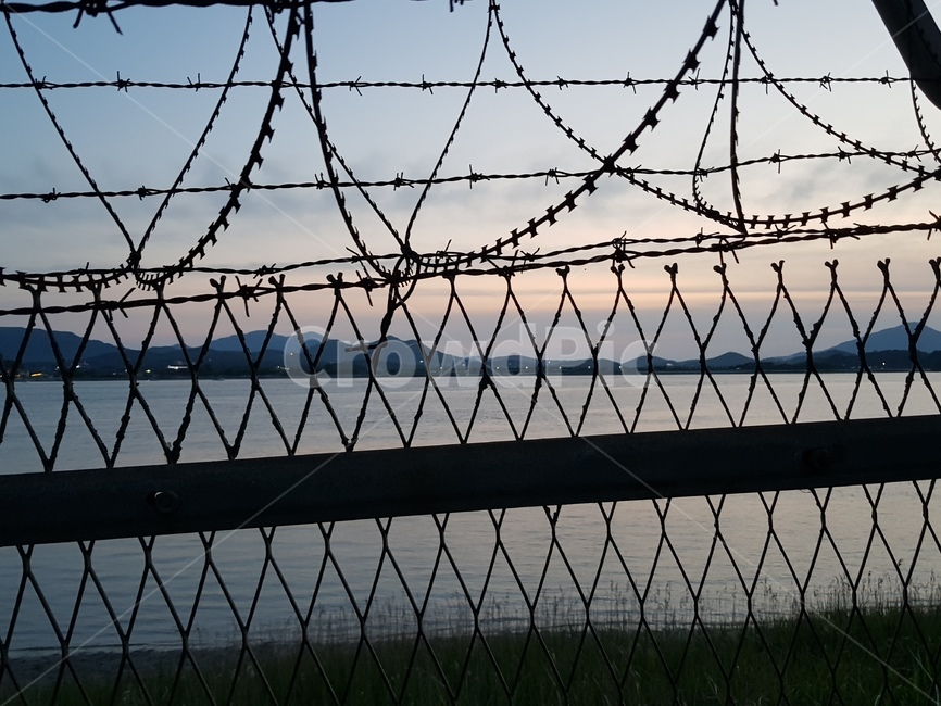 철조망,바다,노을,sea,wirefence,fence,ocean,sunset,펜스