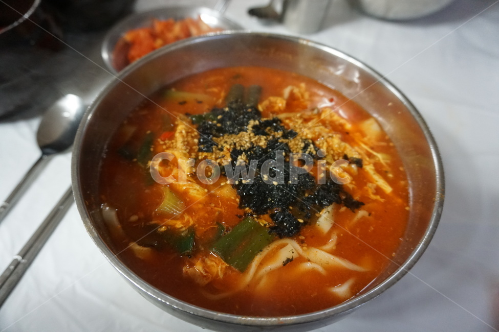 칼국수,강릉칼국수,장칼국수,강릉장칼구수,강릉국수,음식,식재료,요리,food,cook,meal,dishes,food reserves,면류,면요리,noodles,한식,한국음식,한국요리,korean food,korean dishes,korean meal,korean cook
