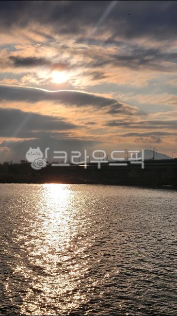 sunlight,햇빛,자연,옥외,outdoors,일몰,sunset,하늘