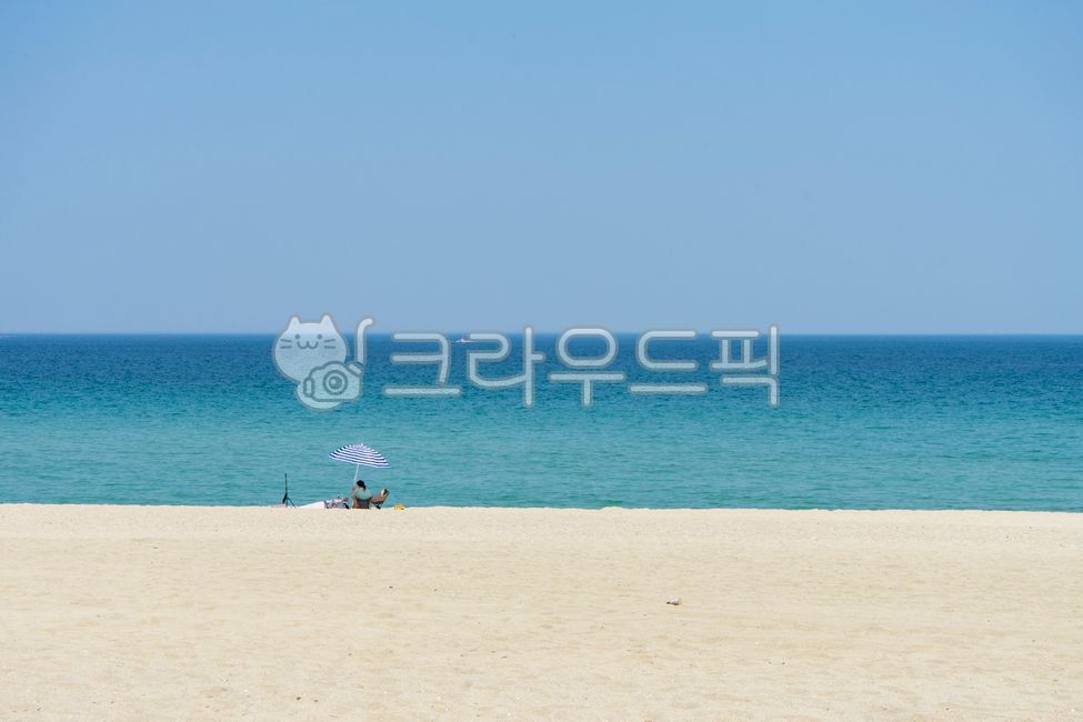 강릉,경포해변,바다,동해바다,바닷가,해변,해수욕장,자연,물,파라솔,gangneung,gyeongpobeach,eastsea,ocean,coast,nature,water,parasol