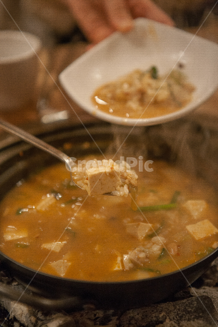 food,음식,dish,요리,meal,식사,bowl,사발,된장찌개,된찌,두부,두부요리,된장