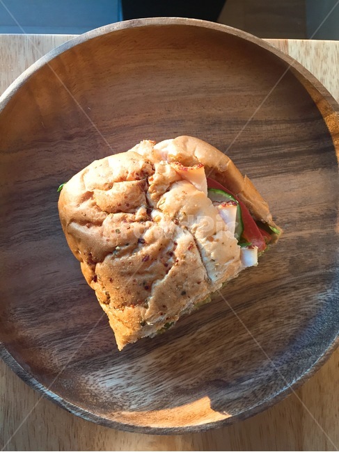 샌드위치,빵,간식,나무그릇,빛,반쪽,반개,동그라미,맛있는,음식,요리,브런치,음식,식재료,요리,food,cook,meal,dishes,food reserves,빵,bread