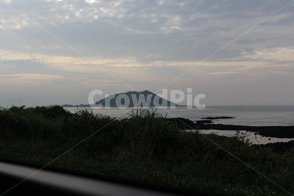 산,바다,제주도,제주,풍경,자연,자연,풍경,nature,landscape,한국자연풍경,한국자연경관,korea nature landscape,outdoors,옥외,land,땅,water,물,sea,ocean,대양,shoreline,해안선,coast,연안