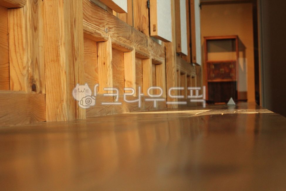 전통가옥,나무마루,마루,빛,나무집,wood,목재,flooring,floor,바닥,hardwood,견목