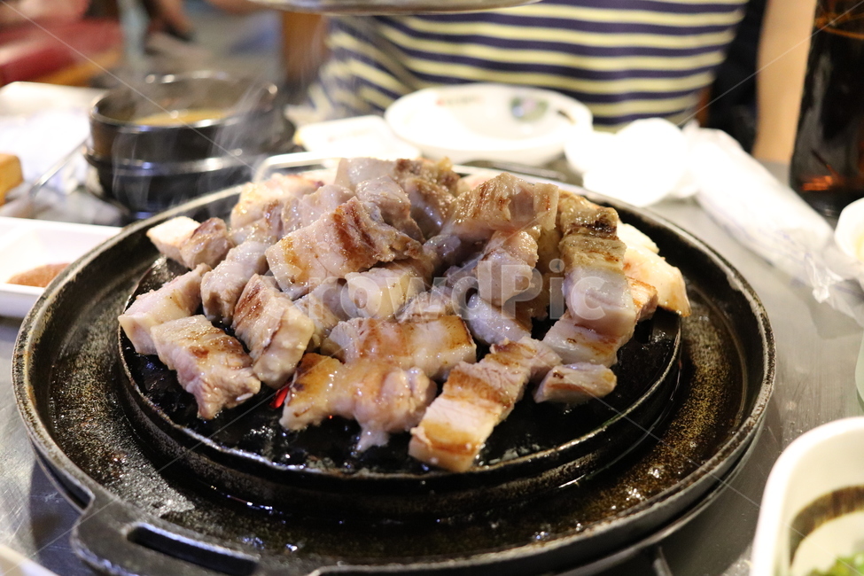 삼겹살,소주,맥주,고기,야식,회식,음식,식재료,요리,food,cook,meal,dishes,food reserves,육류,고기,meat