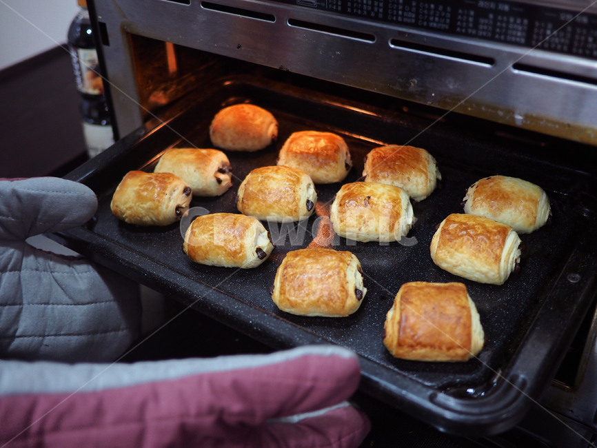빵,쇼콜라,베이킹,초콜릿,식품,음식,식사,아침식사,bread,baking,chocolate,food,meal,breakfast,음식,식재료,요리,food,cook,meal,dishes,food reserves,빵,bread,디저트,간식,후식,dessert,snack