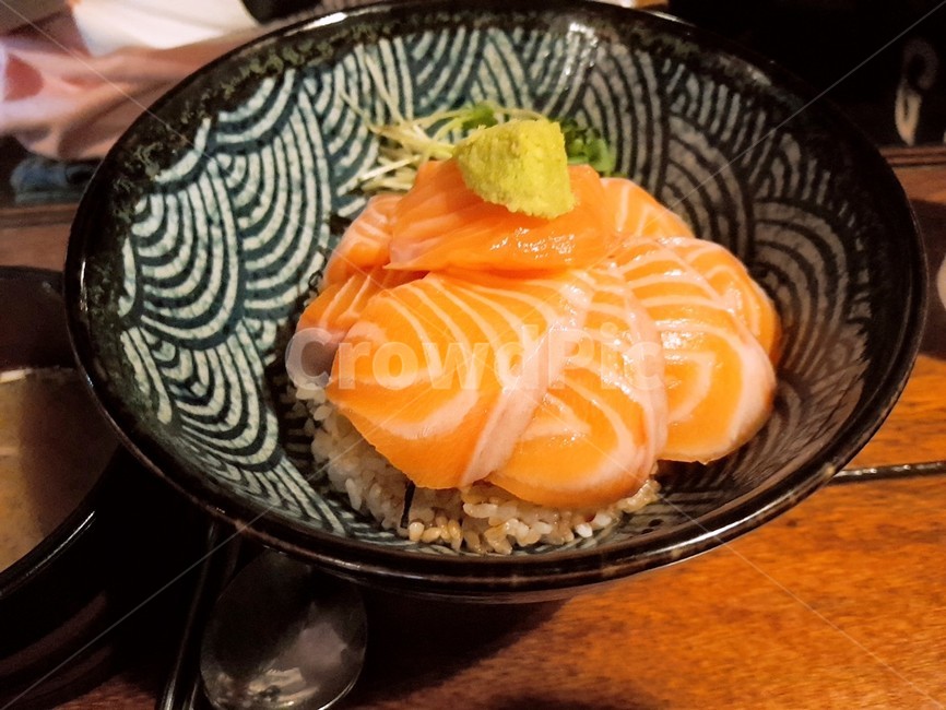 연어,덮밥,그릇,와사비,문양,무늬,salmon,음식,식재료,요리,food,cook,meal,dishes,food reserves,일식,일본음식,일본요리,Japanese food,Japanese dishes,Japanese meal,Japanese cook
