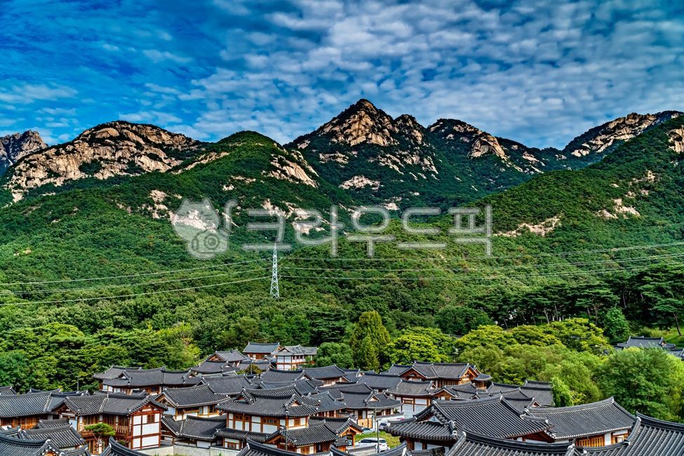 북한산,은평구,은평한옥마을,은평구한옥마을,한옥,한옥마을,한국,대한민국,서울,korea,seoul,hanok,koreanstylehouse,traditionalkoreanvillage,hanokvillage,hanokmaul,한국문화,한국전통,전통문화,한국풍경,한국자연,서울풍경,서울자연,풍경,landscape,경치,scenery,scene,view,하이행글,aerialview,bukhansan,산맥,산,mountain,range,mountainchain,mountains,nature,자연,옥외,outdoors,푸른하늘,블루스카이,하늘,구름,bluesky,sky,cloud,azuresky