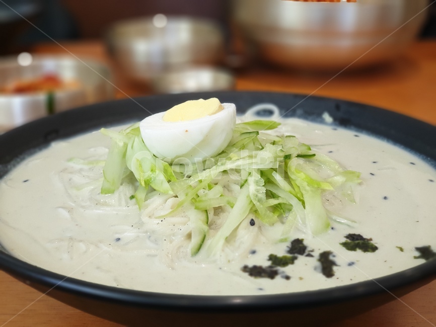 콩국수,맛집,음식,식사,메뉴,요리,한국요리,면,누들,noodle,별미,여름철별미,식당,레시피,recipe,food,계란,삶은계란,군것질,kongguksu,그릇,접시,음식,식재료,요리,food,cook,meal,dishes,food reserves,면류,면요리,noodles,한식,한국음식,한국요리,korean food,korean dishes,korean meal,korean cook