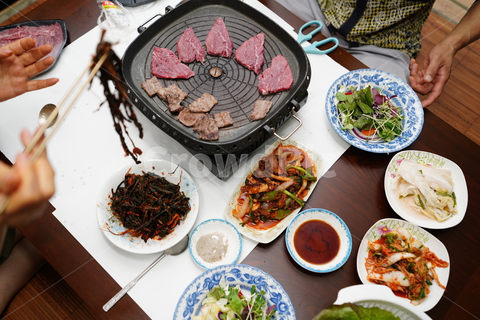 고기,한우,소고기,육식,육류,식사,안주,먹거리,한식,집밥,불판,구이