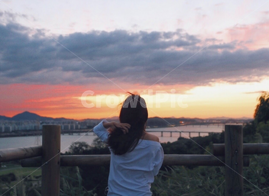 노을,하늘공원,여자,인물사진,구름,자연,하늘,nature,korea,girl,풍경,sunset,사람,인물,인간,human,person,여성,여자,woman,female,lady,감성,sensible,feeling
