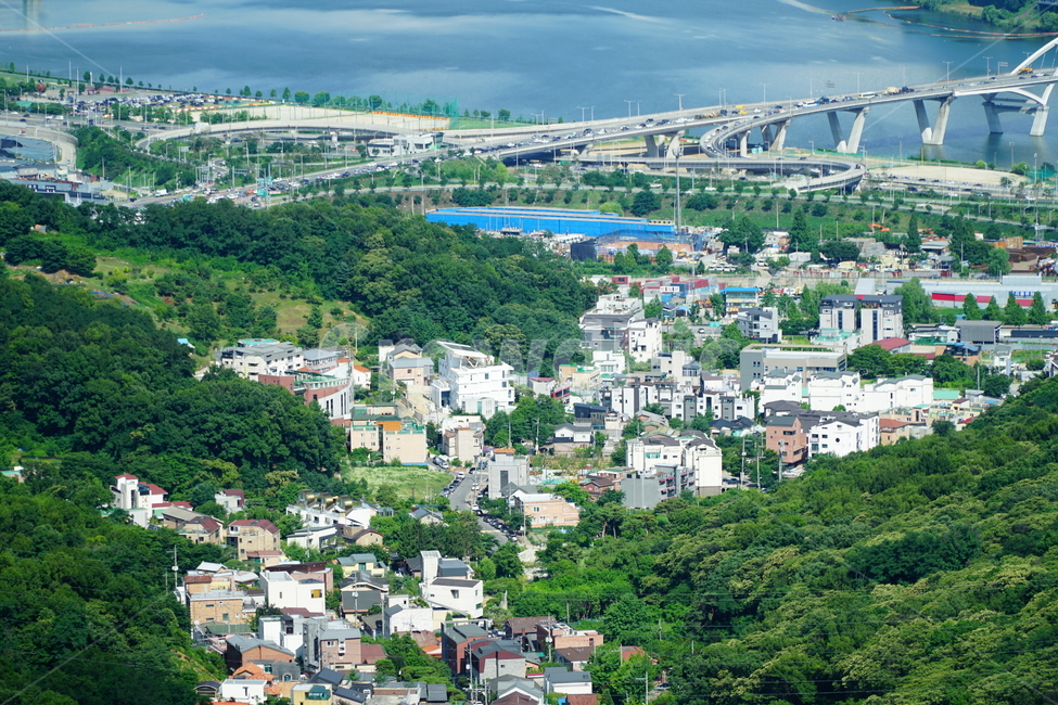 경기도,구리시,한강,암사대교,자연,도시,시티,건물,빌딩,한국,산,산맥,산봉우리,정상,산꼭대기,전경,풍경,nature,landscape,river,scenery,scene,view,citi,building,bridge,tree,mountain,sky,blue,초여름,6월,june,동네,마을,korea,한국자연,도시,풍경,city,landscape,한국도시풍경,한국도시경관,korea cityscape,경치,outdoors,옥외,aerial view,조감도,urban,어반