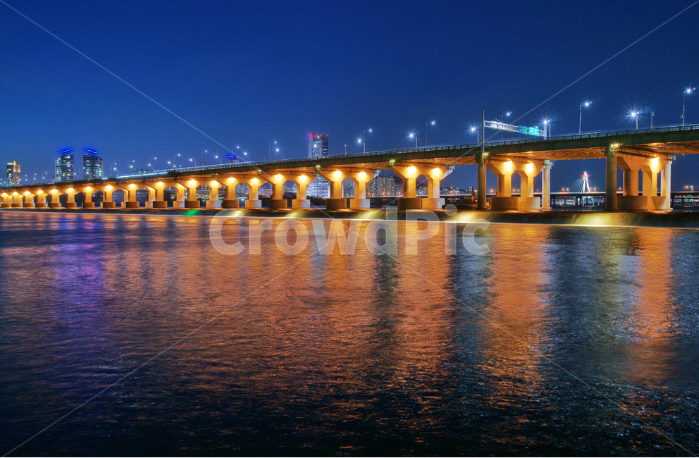night view,Han River Bridge,pier,Jamsil Water Gate,Jamsil Bridge,light,underwater beam,water gate,Han River
