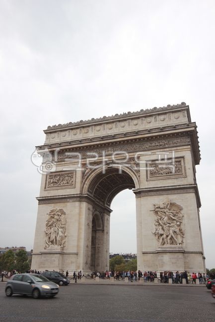 fly,Paris city,Arc de Triomphe,Paris,building