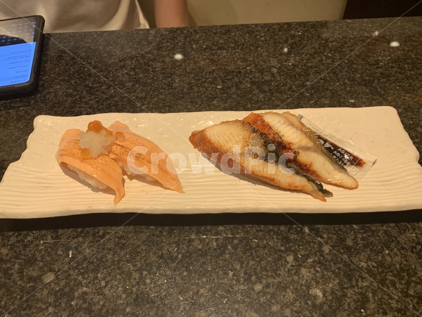 연어초밥,장어초밥,연어,장어,초밥,일식,음식,음식점,가게,식당,일본음식,식탁,식사,밥,쌀밥,흰밥,흰쌀밥,물고기,고기,생선,sushi,salmon,eel,fish,japanfood,japan,food,dine,table,restaurant,rice,음식,식재료,요리,food,cook,meal,dishes,food reserves,일식,일본음식,일본요리,Japanese food,Japanese dishes,Japanese meal,Japanese cook