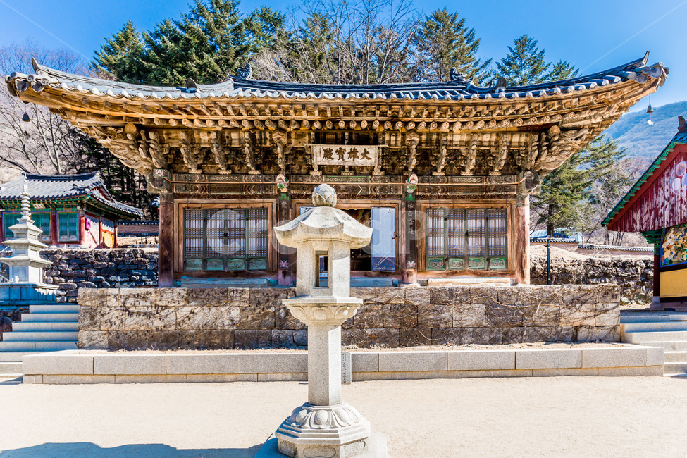 문화유산,무단청,석탑,건축,사찰,관광명소,한국전통,한국문화,korean traditional,korean culture,종교,신앙,religion,belief,faith,건축물,건물외관,exterior,building,structure,architecture,construction
