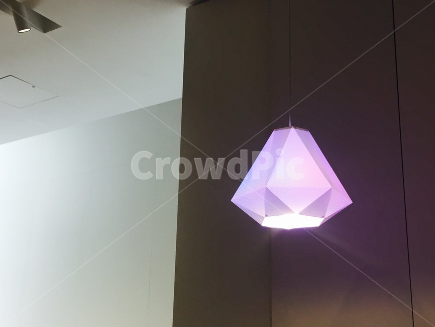 조명,인테리어,감성,보라색조명,각진육각형,인테리어,실내디자인,interior design