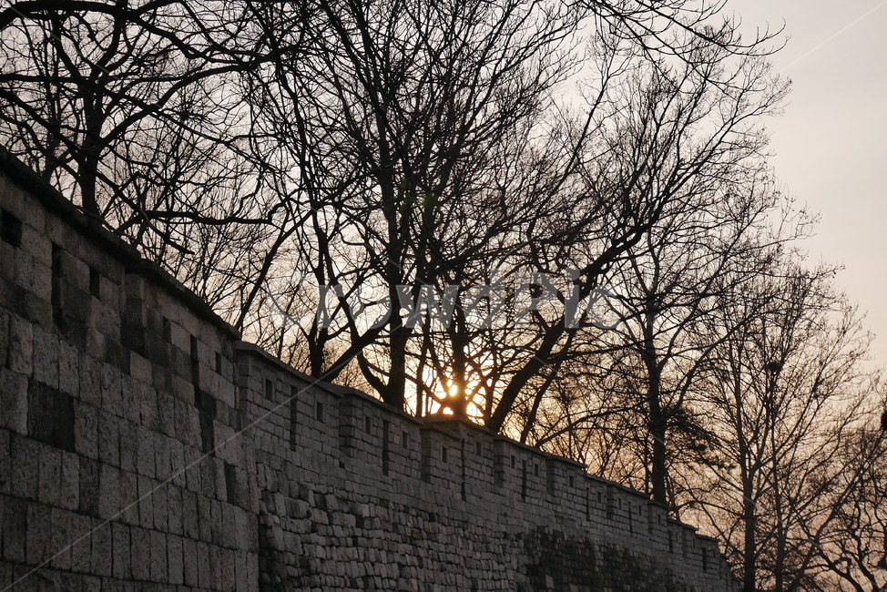 낙산공원,서울성곽,노을,해,길,산책,한국전통,한국문화,korean traditional,korean culture,건축물,건물외관,exterior,building,structure,architecture,construction