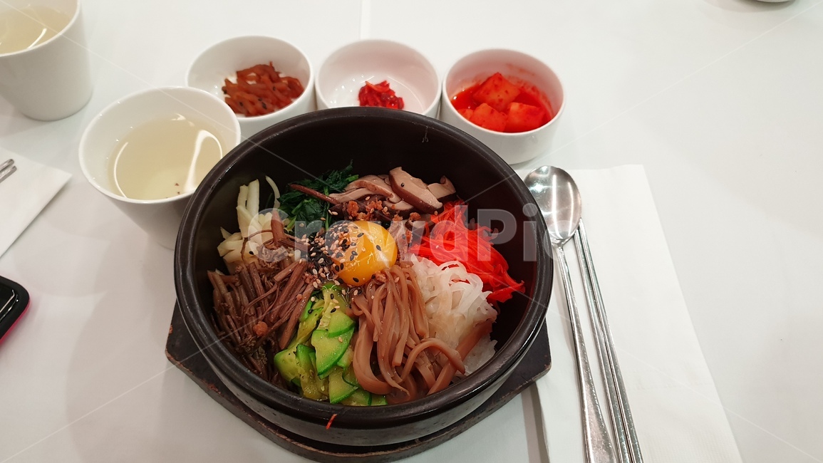돌솥비빔밥,비빔밥,한식,음식,요리,음식,식재료,요리,food,cook,meal,dishes,food reserves,한식,한국음식,한국요리,korean food,korean dishes,korean meal,korean cook