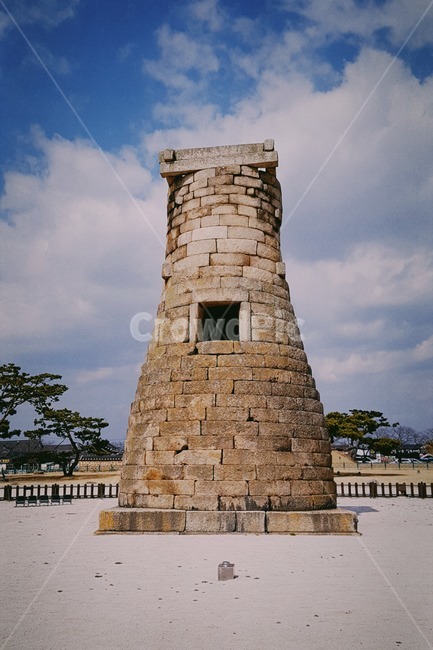 경주,첨성대,봄,유적,문화,랜드마크,landmark,tourist attraction,한국랜드마크,한국관광지,한국명소,korea landmark,korea tourist attraction