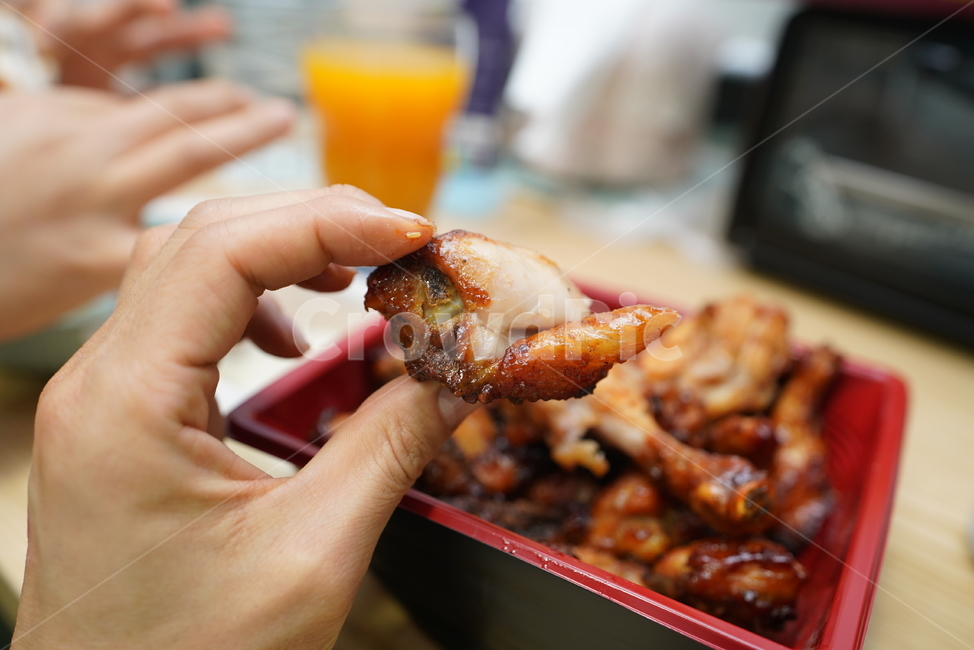 치킨,닭고기,요리,음식,먹방,안주,육류,육식,간식,식사,먹거리,안주거리,음식,식재료,요리,food,cook,meal,dishes,food reserves,육류,고기,meat