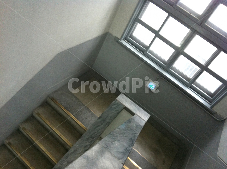 건물내부,계단,창문,실내,stair