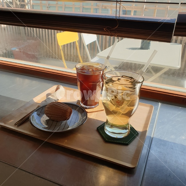 카페,커피,아이스아메리카노,민트티,분위기,휴일,휴식,cafe,coffee,iceamericano,minttea,refresh,holiday,디저트,간식,후식,dessert,snack,음료수,drink,beverage