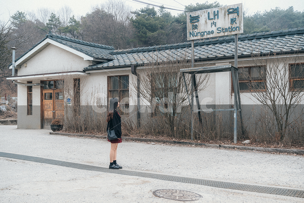 동생,능내역,역사,폐역,sister,사람,인물,인간,human,person,여성,여자,woman,female,lady,여행,휴가,traveling,vacation,trip