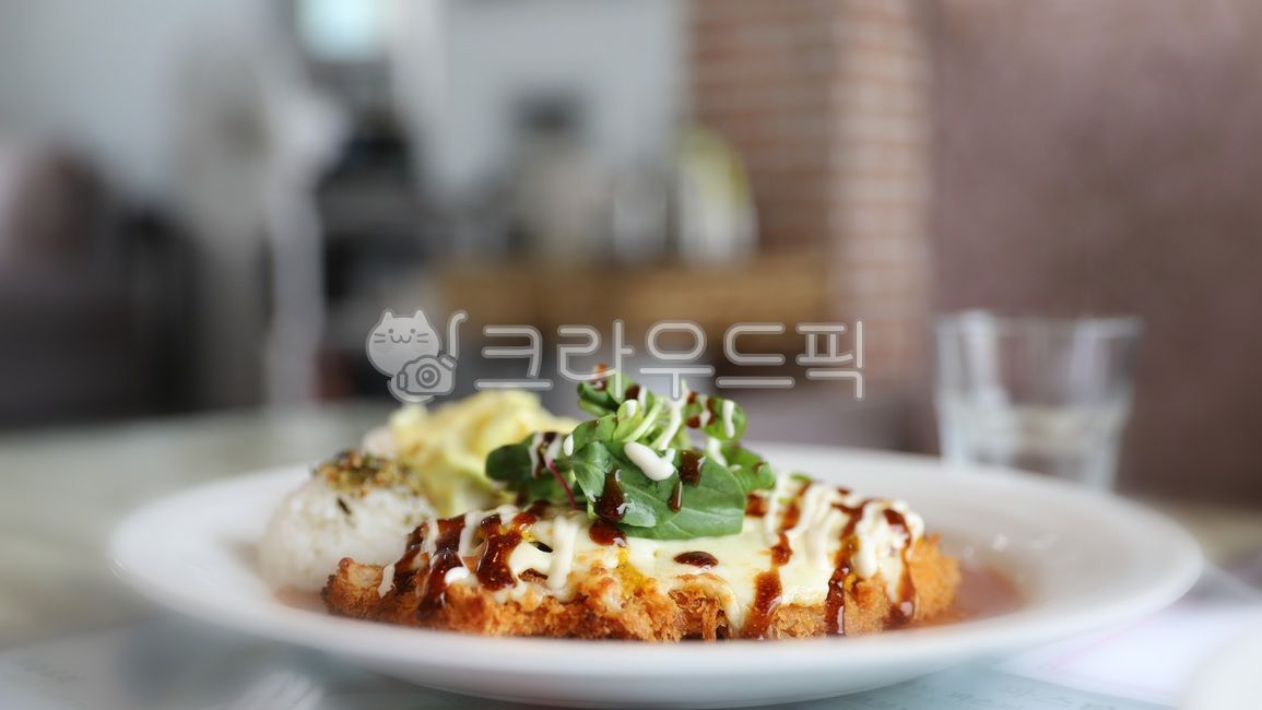 돈까스,돈까스소스,치즈돈까스,밥,새싹,food,음식,meal,식사,dish,요리,육류,돼지고기,고기,외식,두툼한,맛있는,음식,식재료,요리,food,cook,meal,dishes,food reserves