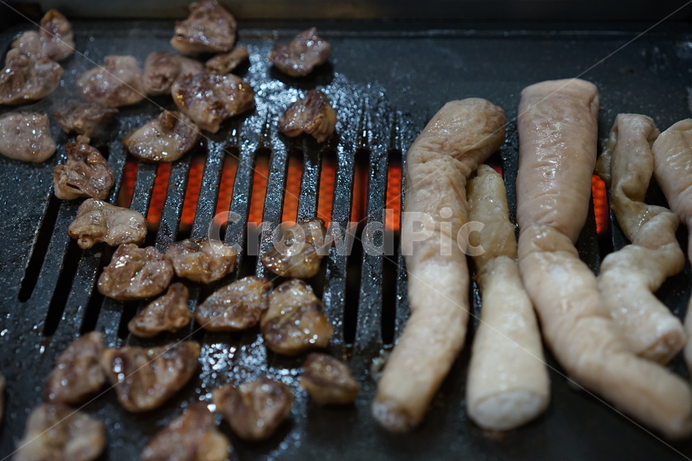 막창,염통,고기,육류,불판,고깃집,돼지막창,막창집,내장,한국음식,음식,식재료,요리,food,cook,meal,dishes,food reserves,육류,고기,meat,한식,한국음식,한국요리,korean food,korean dishes,korean meal,korean cook
