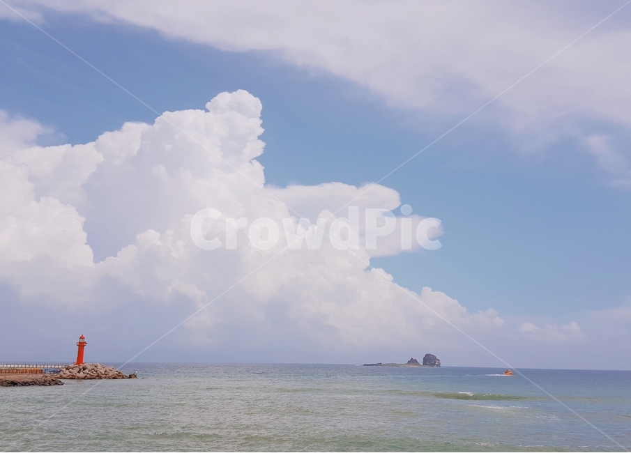 바다,등대,구름,하늘,풍경,여름,자연,해변,등대,lighthouse,nature,weather,날씨,outdoors,옥외,sky,cumulus,적운,cloud