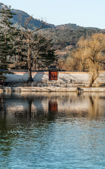 경회루,호수,반영사진,문,문화재,겨울호수,자연,풍경,nature,landscape,한국자연풍경,한국자연경관,korea nature landscape,한국전통,한국문화,korean traditional,korean culture,색깔,색상,색채,색감,color sense,color sensitivity,feeling of color,water,물,outdoors,옥외