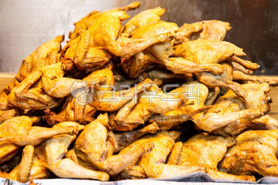 전통적,닭고기,기름,튀긴,구수한,맛있는,한국전통통닭,한국전통식품,traditional,chicken,oil,fried,tasty,delicious,koreantraditionalchicken,koreantraditionalfood
