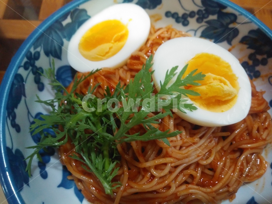 쫄면,한식,분식,계란,매콤,반숙