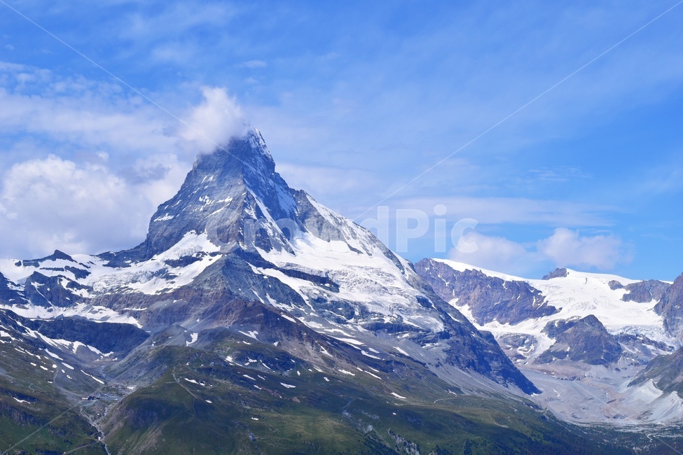 마테호른,스위스,유럽,산,체르마트,mountain,matterhorn,zermatt,자연,풍경,하늘,구름,유럽느낌,스위스도시,swiss,switzerland,자연,풍경,nature,landscape,해외,외국,세계,foreign,oversea,world,세계자연풍경,해외자연풍경,외국자연풍경,world nature landscape,outdoors,옥외,mountain range,산맥,peak,피크