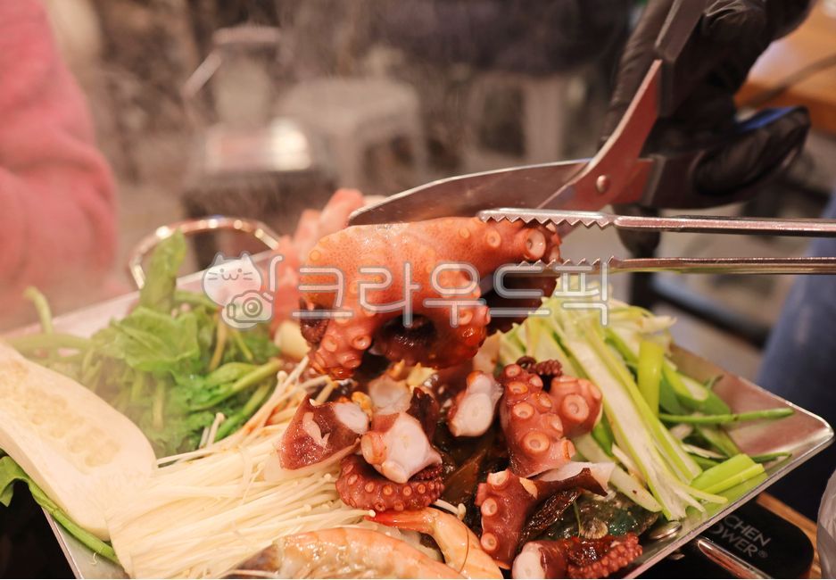 돌문어삼합,낭만포차,여수낭만포차,돌문어,문어,해산물,삼합,전골,버섯,전복,새우,포차