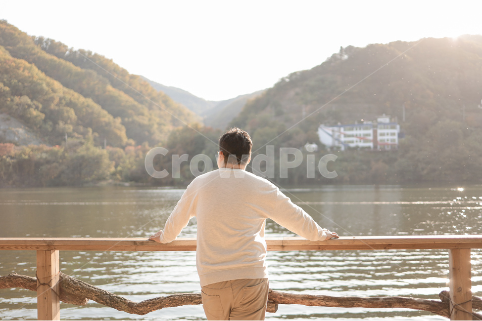 뒷모습,남이섬,가을,감성,노을,역광,웜톤,사람,인물,인간,human,person,남성,남자,man,male,휴식,힐링,rest,relaxation,healing