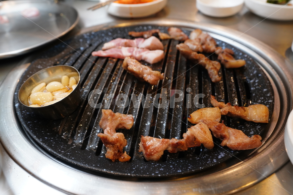 고기,육식,육류,돼지,꼬들살,식사,음식,술안주,먹거리,푸드,구이,한식,불판